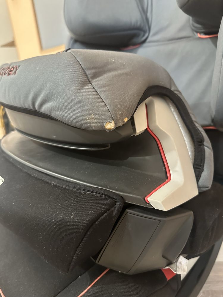 Автокресло Cybex со столиком с 9 месяцев. Isofix на базе.