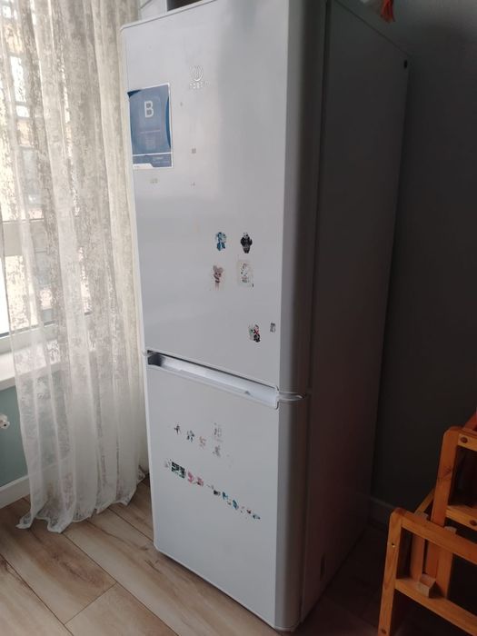 Продам холодильник