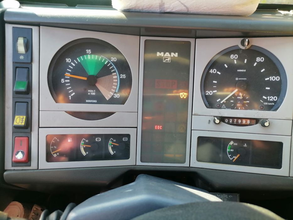 Vând camion Man LE 180, 7.5 t, platforma