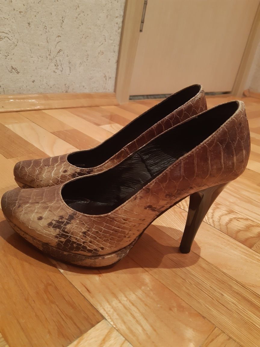 Продавам дамски обувки Gabina