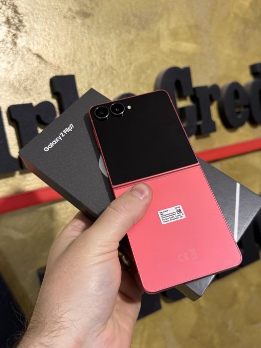 Samsung Z Flip 7 256Gb CoralRed Ca NOU GARANTIE