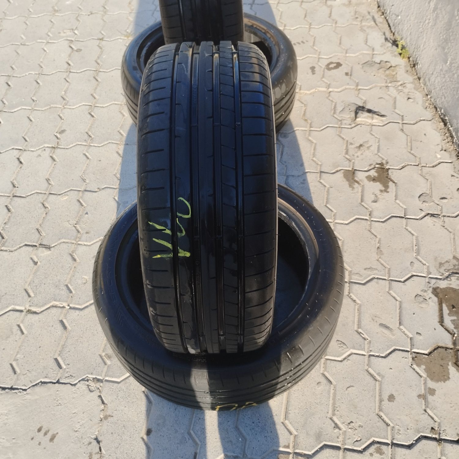 Продавам летни гуми DUNLOP SPORT MAXX