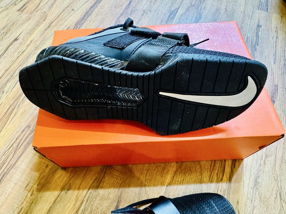 Фитнес обувки (Щангети) Nike ROMALEOS 4