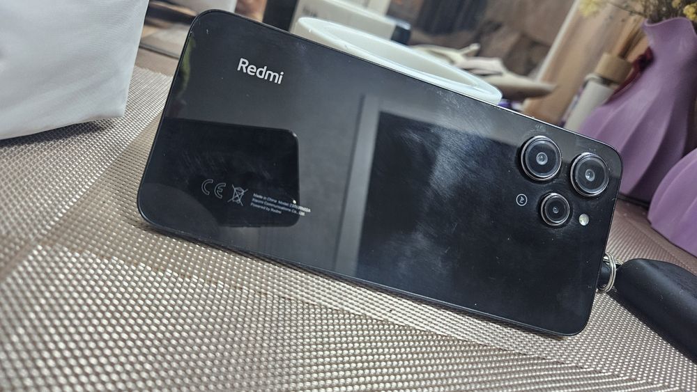 Продам Redmi 12 .