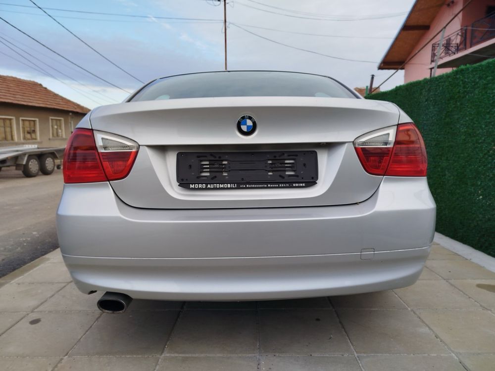 BMW 318D E90.  143кс 2008г