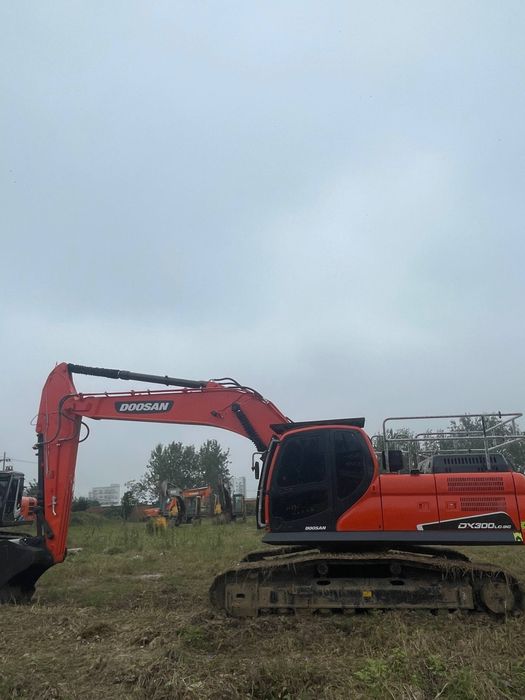 Гусеничный Doosan 300. 10% to'lov bilan. Zakazga. 2024-yil.