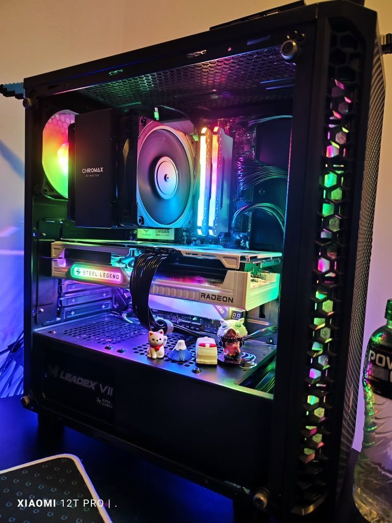 Геймърски компютър Ryzen 7 5800x3d/ 32GB RAM/ RX 9070xt / 4TB SSD