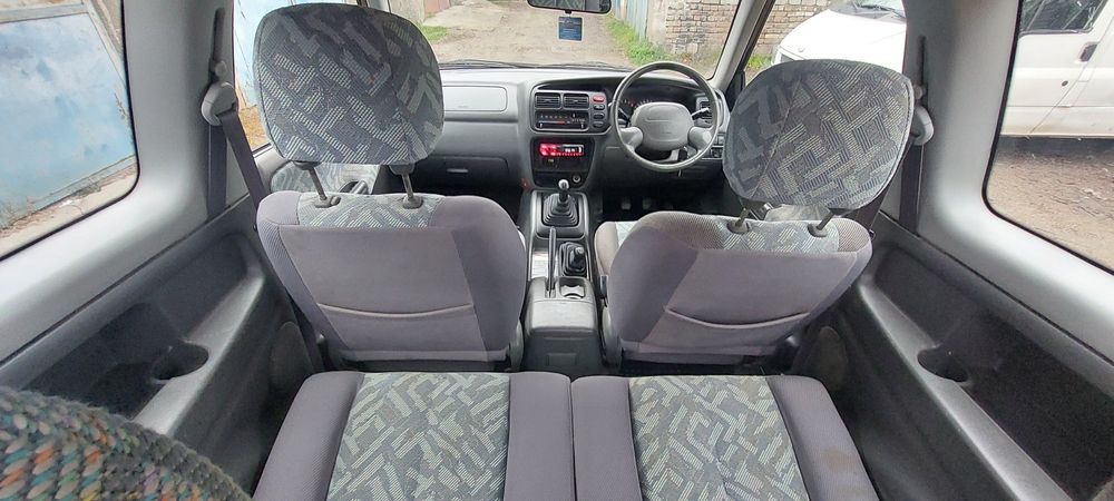 Vand Suzuki grand vitara 2.0 benzina ,AC functional, Volan Dreapta