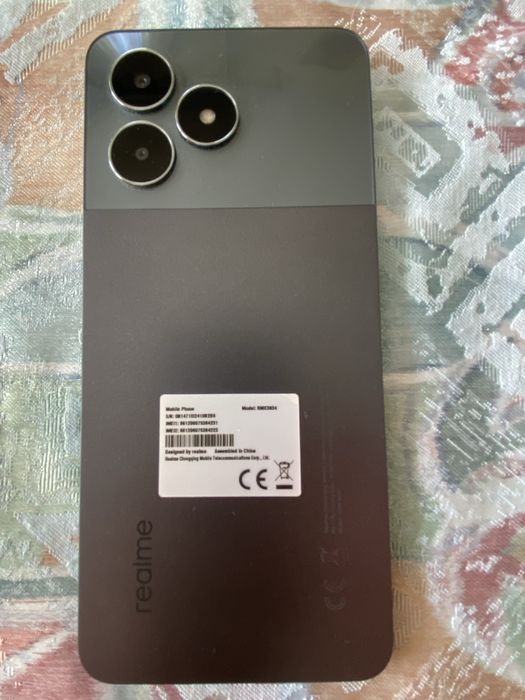 Vand tel realme in stare impecabilă