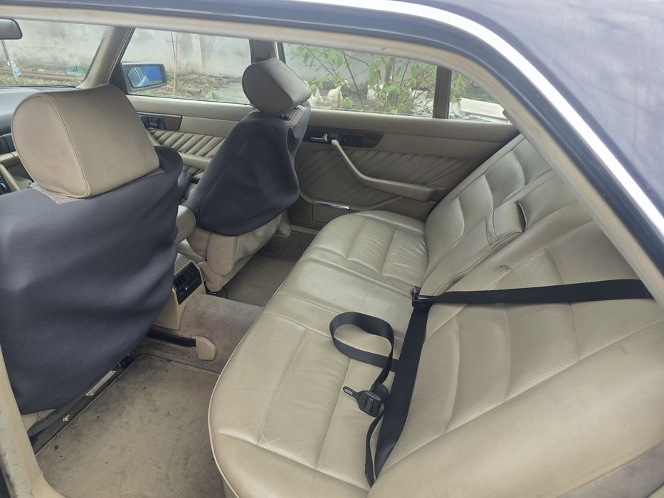 Vând la pachet două mercedesuri