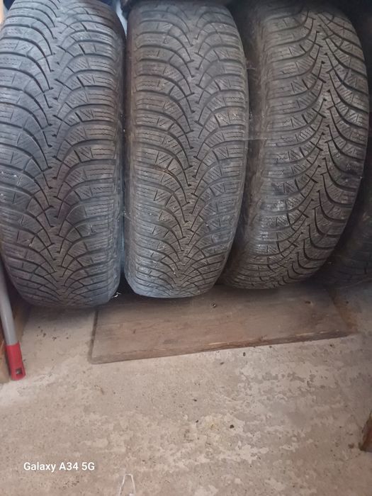 Vând anvelope de iarna