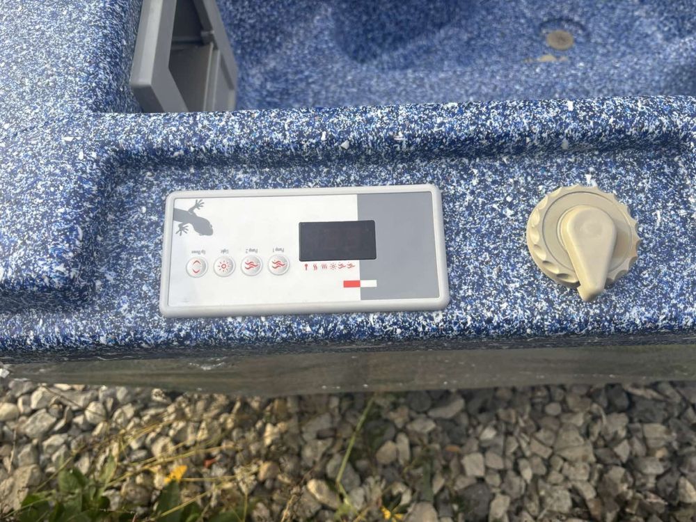 Джакузи California Mini Hydrosystems ( ИЗПОЛЗВАНО 4 ПЪТИ }