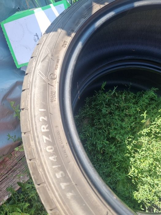 275 40 r21  dunlop