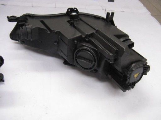 AUDI A4 B9 8W 8W0 faruri far xenon bixenon led stanga dreapta