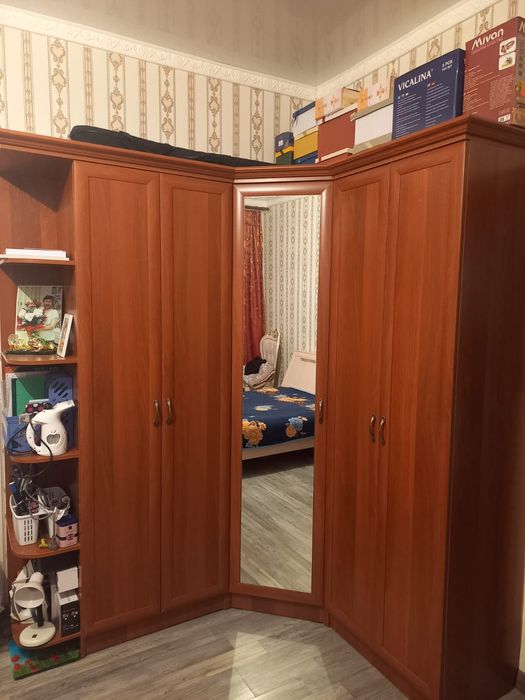 Продаю спальный шкаф