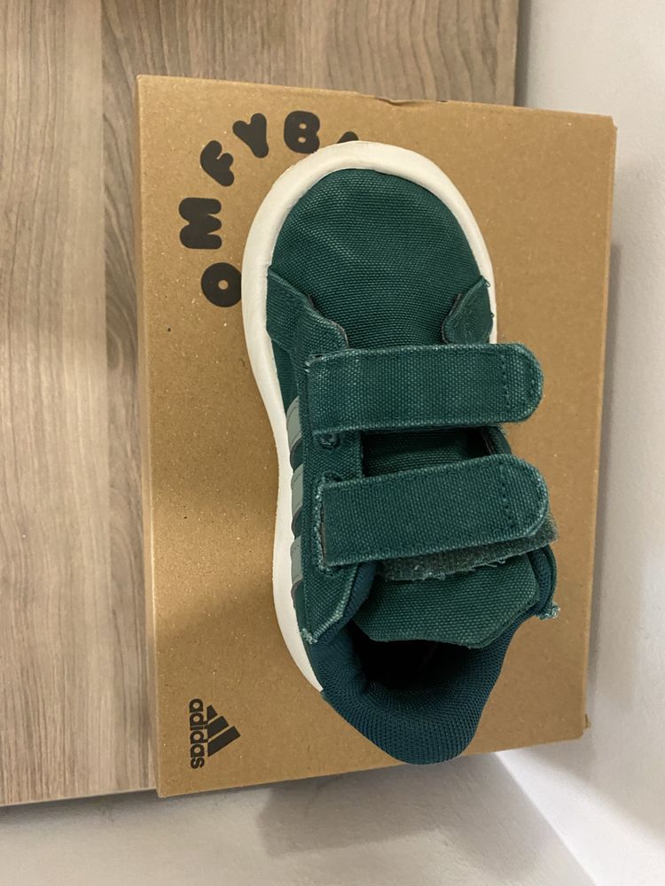 Маратонки adidas за дете