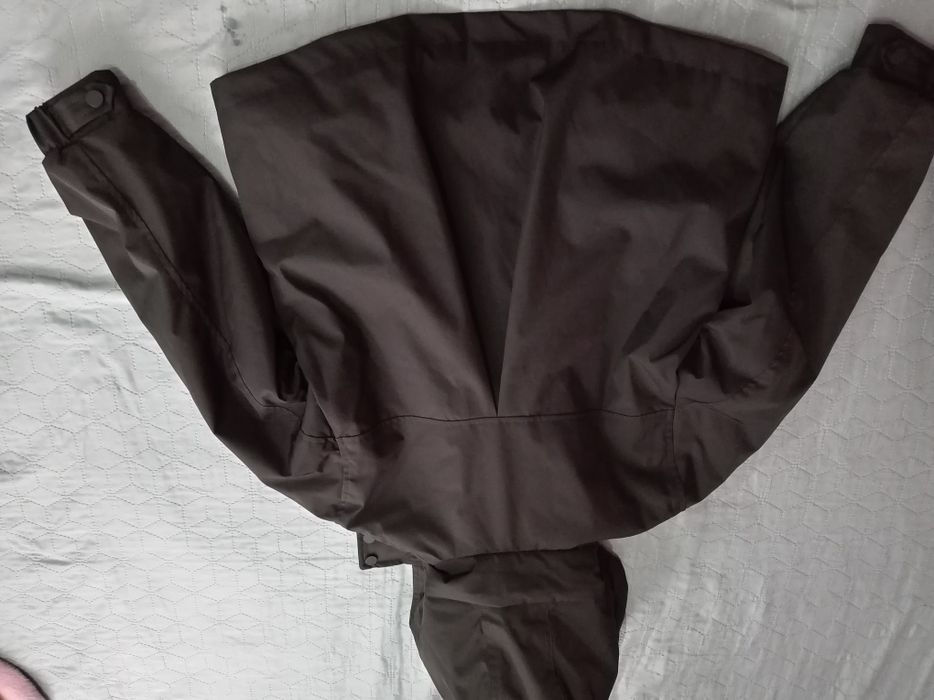 Geaca neagră, marca Zara, mărime 11-12ani