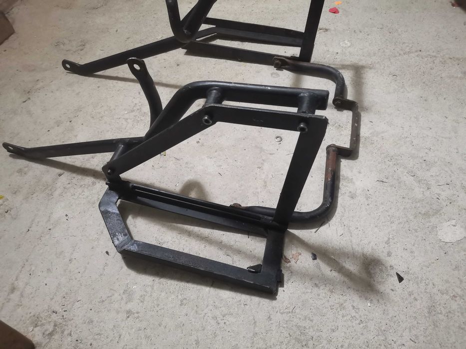 Багажник за странични куфари