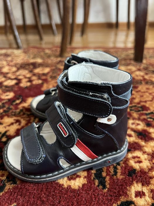 Ортопедические сандалии