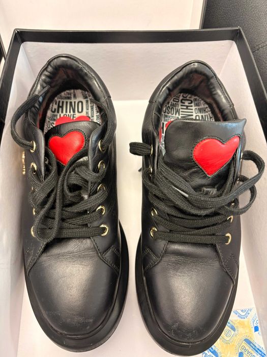 Vand adidasi Moschino dama originai