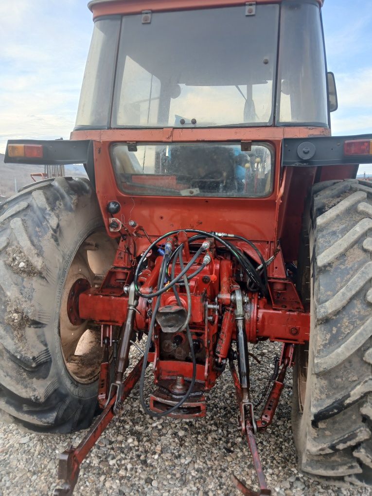 Tractor international 856 XL  4X4