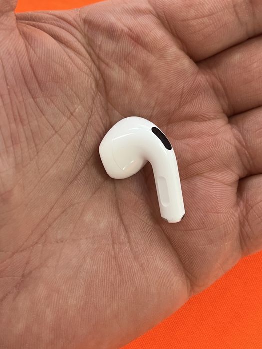 Левое ухо от Airpods 4 оригинал