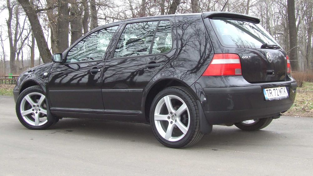 Vând Golf 4, benzină 1.6, an de fabricatie 2003