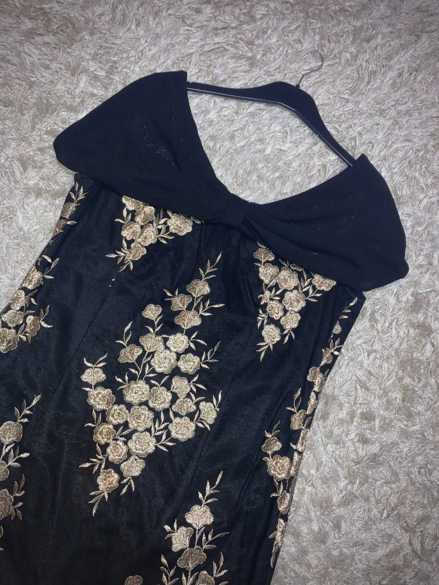 Vând rochie neagră cu broderie aurie/elegantă