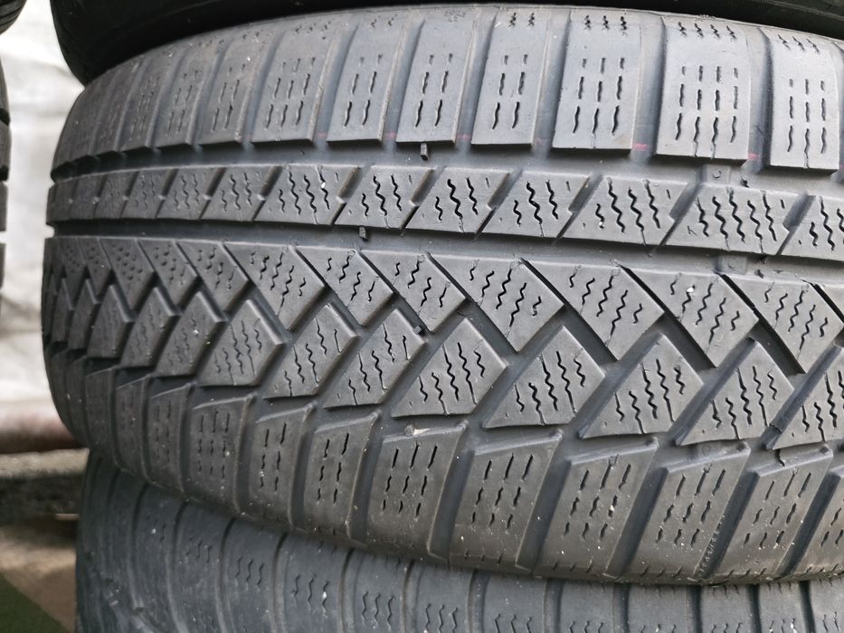 4бр Зимни гуми 205 60 17 - Continental