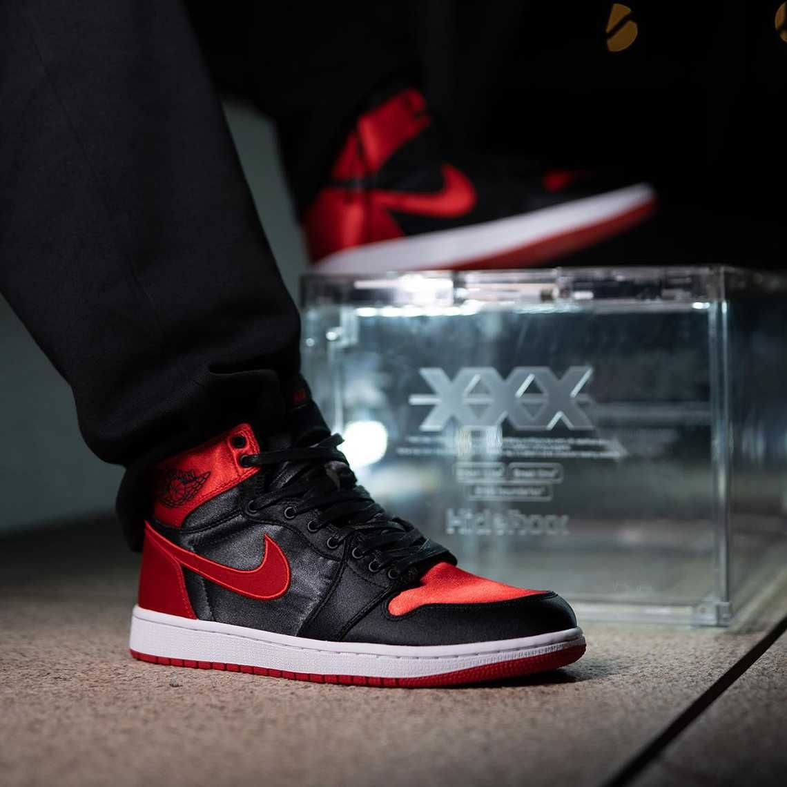 Jordan 1 Satin bred 44  100% оригинал