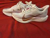 Чисто нови дамски маратонки NIKE PEGASUS PLUS