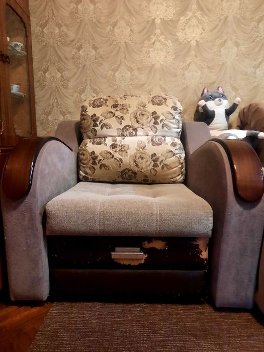 Кресло кровать серого цвета