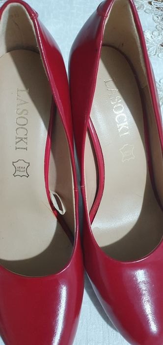 Vând pantofi damă  cu toc