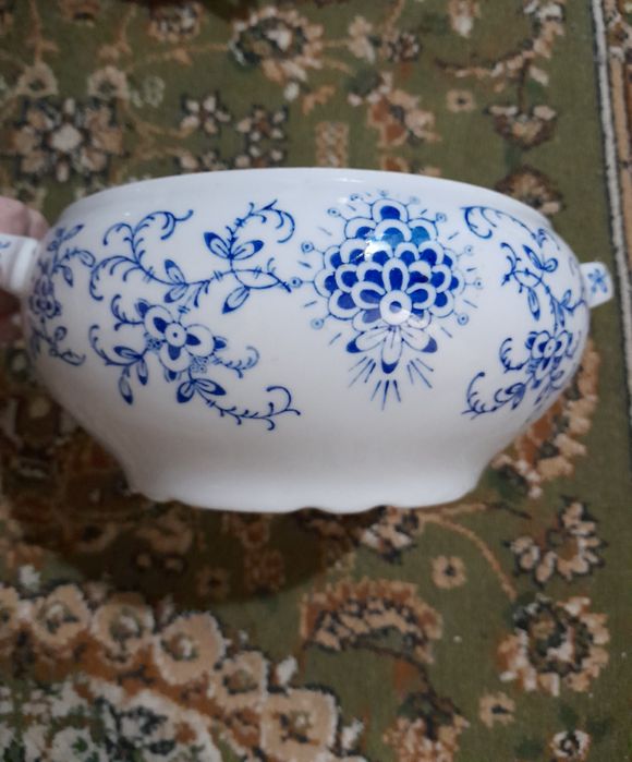 Срочно.Фарфоровая,советская,красивая супница без крышки, 1970г, 1шт