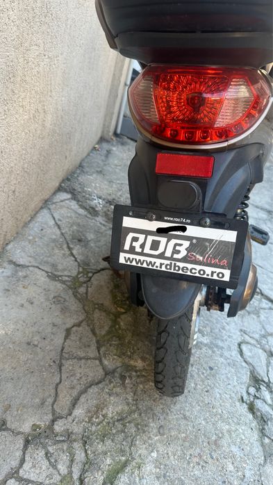Vand scooter electric 2000 de lei