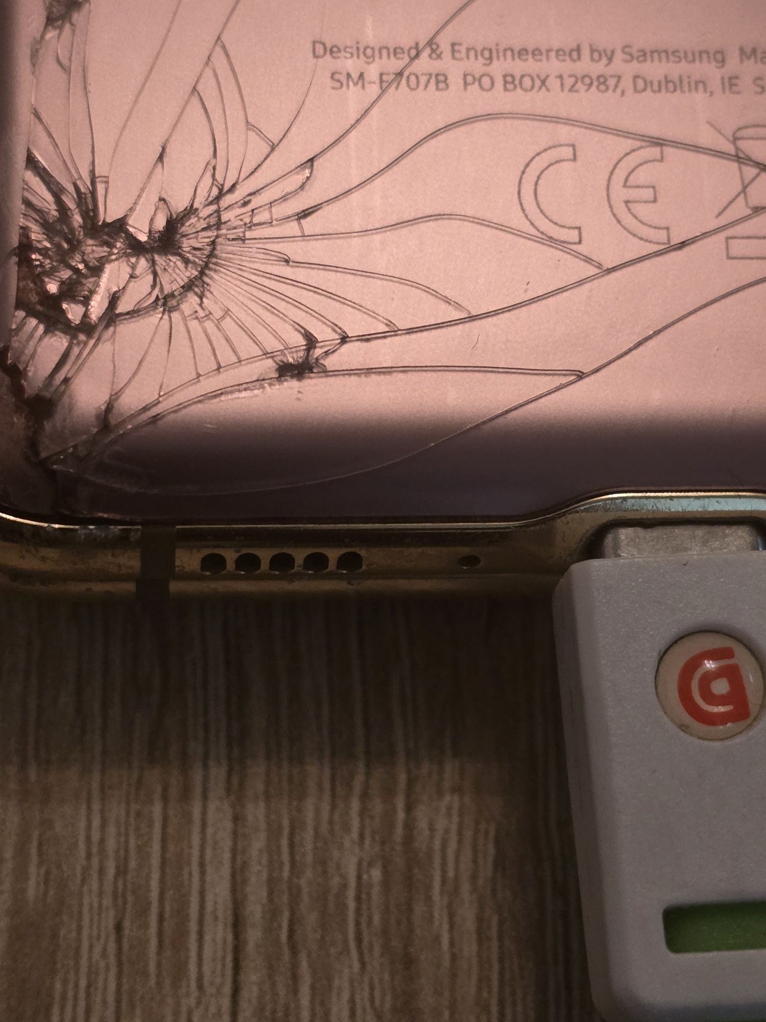 Z flip 5g за части Samsung