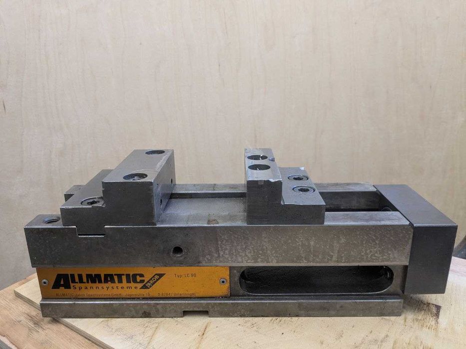 Машинно менгеме Allmatic LC90