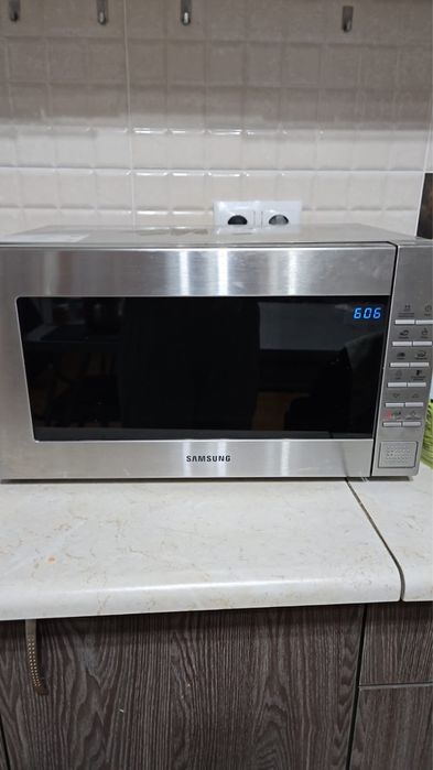 Микроволновая печь 23л