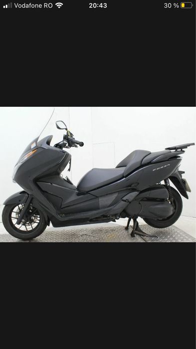 Maxiscuter moto honda forza nss300