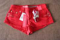 Дамски червени къси панталони