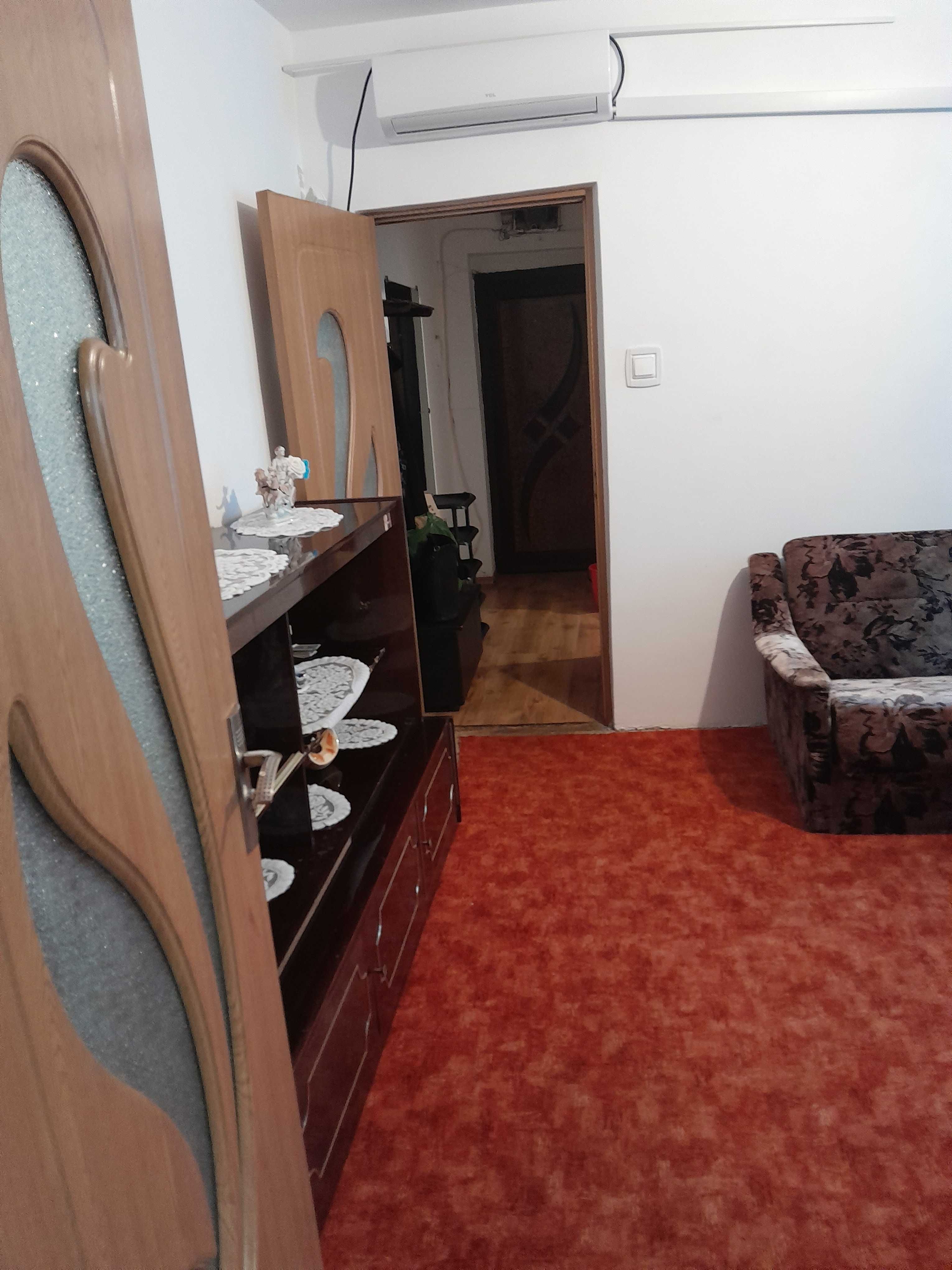 Vand apartament 2 camere