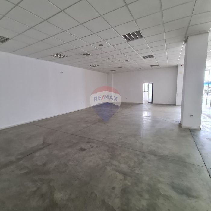 Дава се под наем Промишлена сграда в Варна, Западна промишлена зона - 867 кв.м за 6900 € - Снимка #10