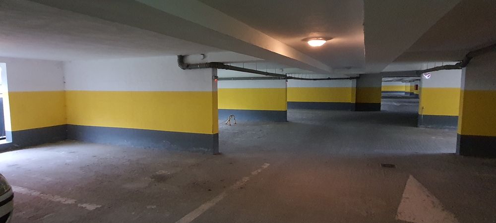 Inchiriez loc de parcare subteran/garaj City residence