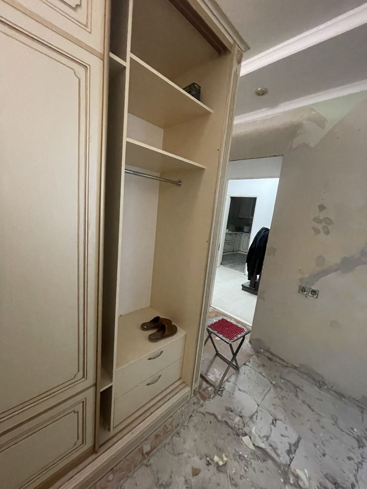 Шкаф купэ раздвижной с зеркалом
