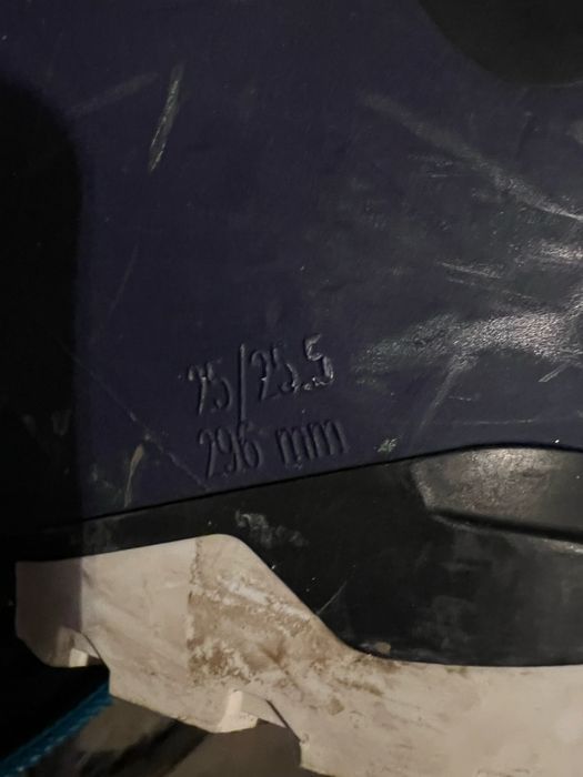 Дамски Ски обувки + яке Guess