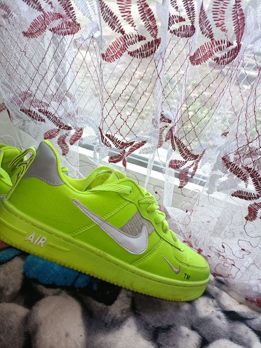 NIKE AIR Force 1 LV8 Utility