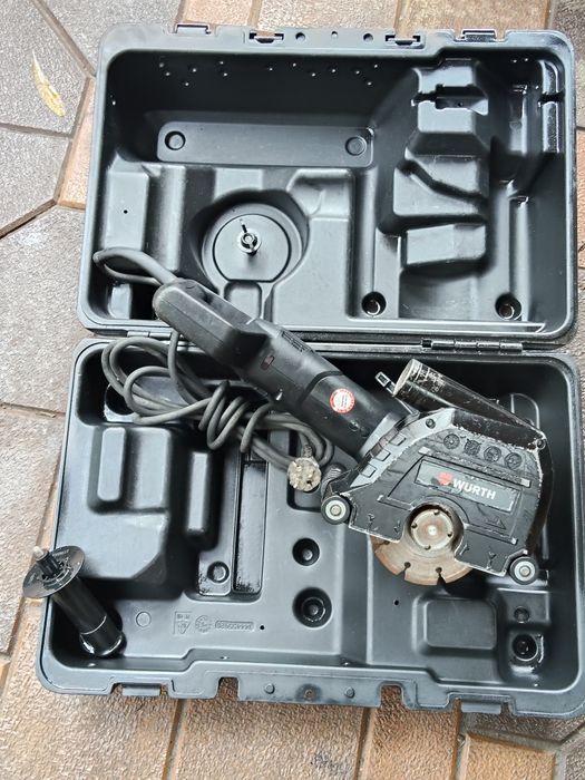 Mașina de făcut caneluri WURT. MASTER în condiții excelente