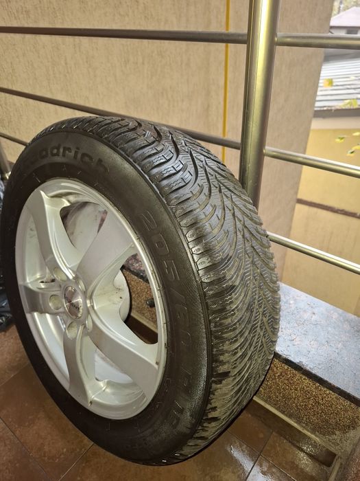 anvelope roti iarna mercedes E 200  bf goodrich 205 60 R16