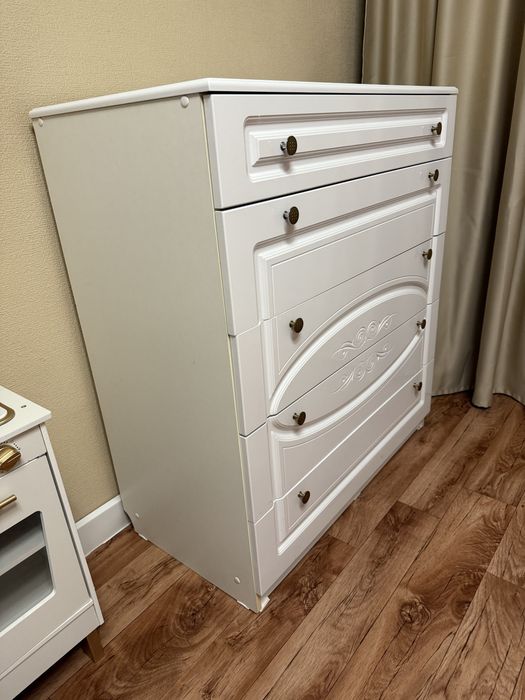Продам комод белый