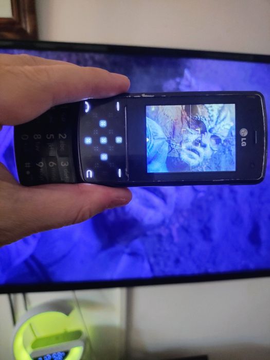 LG KF510 + accesorii originale LG ( decodat,lb română)